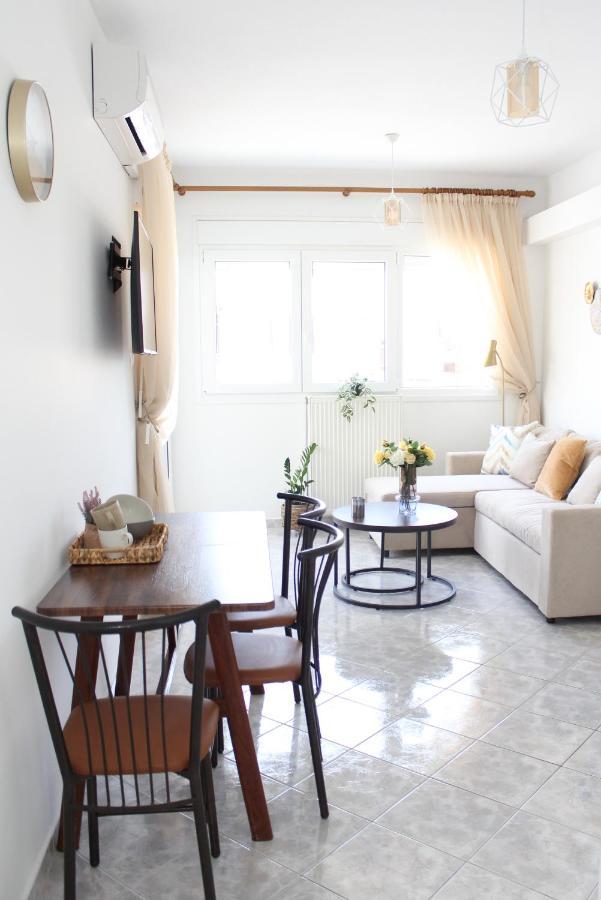 Side Beach Apartment Kavala Esterno foto