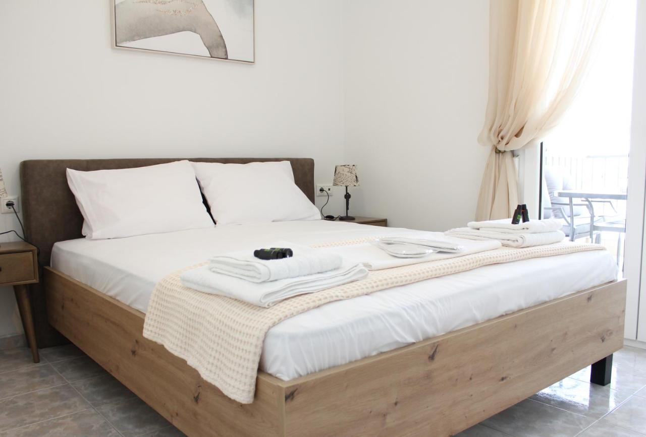 Side Beach Apartment Kavala Esterno foto