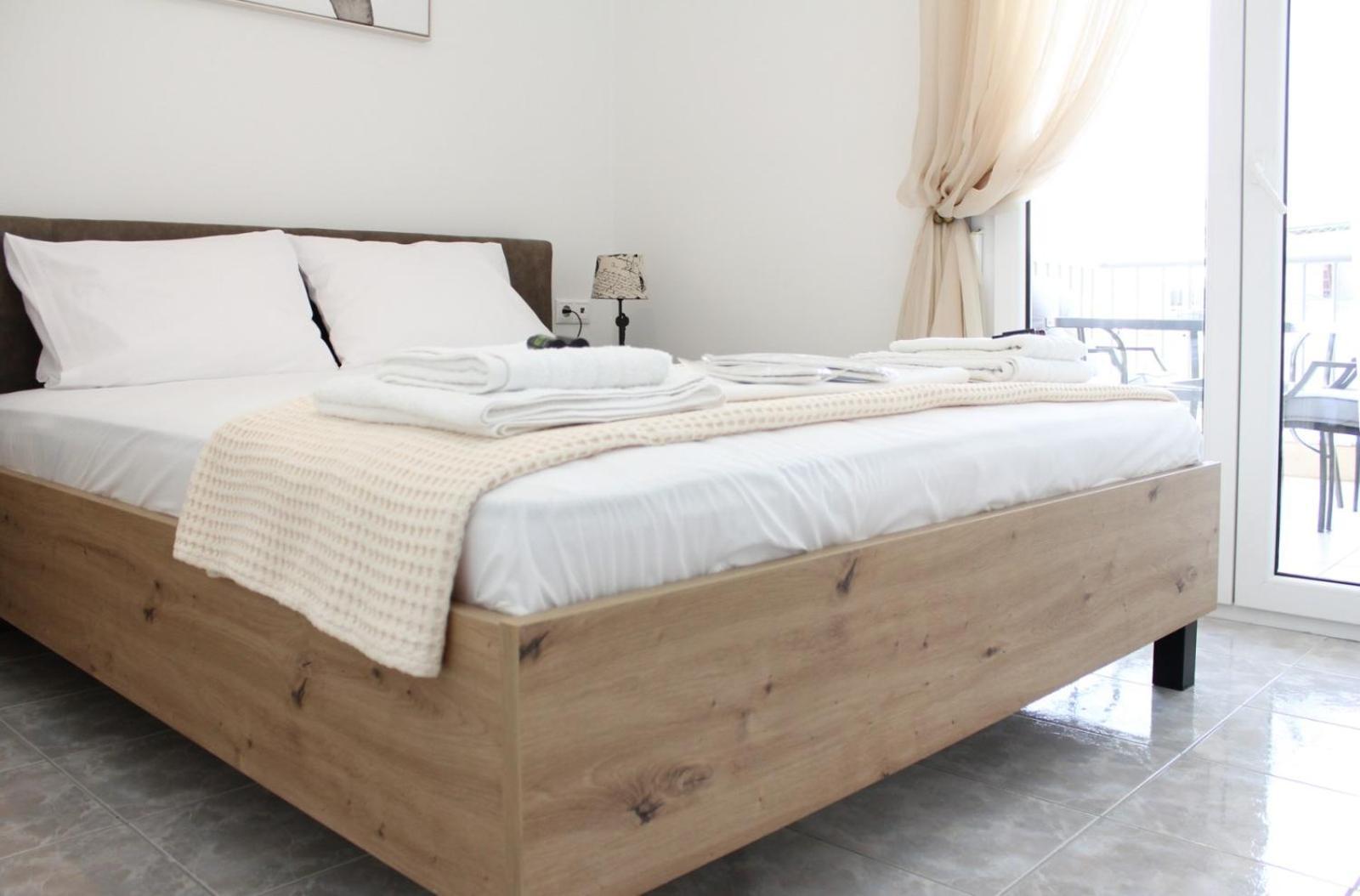 Side Beach Apartment Kavala Esterno foto
